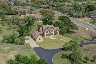 1104-B Lois St, Kerrville, TX 78028 - Photo 2