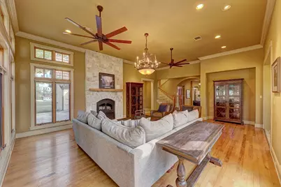 1104 Lois St, Kerrville, TX 78028 - Photo 18