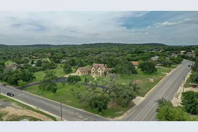 1104-B Lois St, Kerrville, TX 78028 - Photo 80