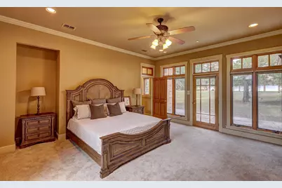 1104 Lois St, Kerrville, TX 78028 - Photo 40