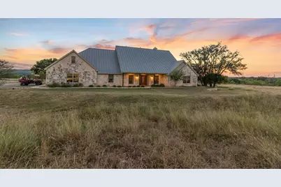 647 Funf Kinder Rd, Fredericksburg, TX 78624 - Photo 2