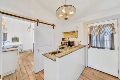 207 S Bowie, Fredericksburg, TX 78624 - Photo 10