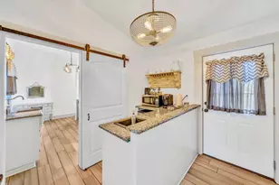 207 S Bowie, Fredericksburg, TX 78624 - Photo 10