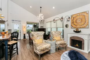 1025 Roanoke Ln, Kerrville, TX 78028 - Photo 16