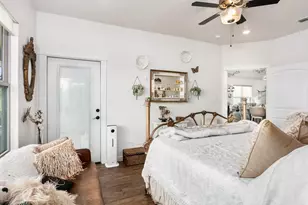 1025 Roanoke Ln, Kerrville, TX 78028 - Photo 8