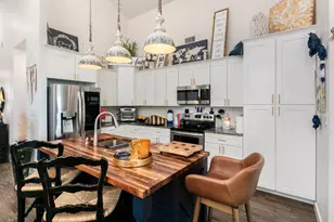 1025 Roanoke Ln, Kerrville, TX 78028 - Photo 6