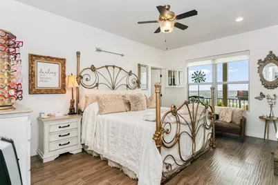 1025 Roanoke Ln, Kerrville, TX 78028 - Photo 6