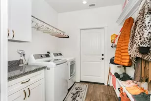 1025 Roanoke Ln, Kerrville, TX 78028 - Photo 18