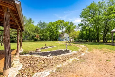 408 W College St, Fredericksburg, TX 78624 - Photo 12