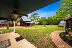 408 W College St, Fredericksburg, TX 78624 - Photo 16