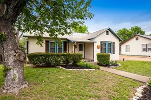 408 W College St, Fredericksburg, TX 78624 - Photo 8