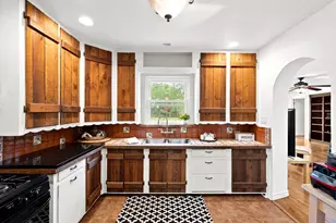 408 W College St, Fredericksburg, TX 78624 - Photo 24