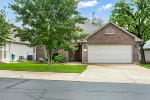 115 Songbird Dr, Fredericksburg, TX 78624 - Photo 2