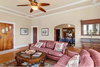 215 E Travis St, Fredericksburg, TX 78624 - Photo 6