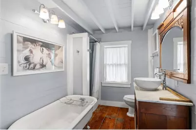 215 E Travis St, Fredericksburg, TX 78624 - Photo 10