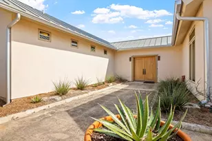 364 Wolf Creek Rd, Fredericksburg, TX 78624 - Photo 6