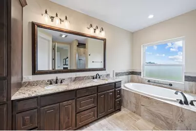 328 E Distant View Dr, Fredericksburg, TX 78624 - Photo 14