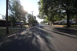 327 W Mulberry St, Fredericksburg, TX 78624 - Photo 26