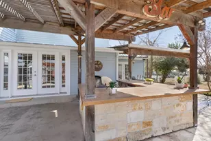 908 N Crockett St, Fredericksburg, TX 78624 - Photo 42