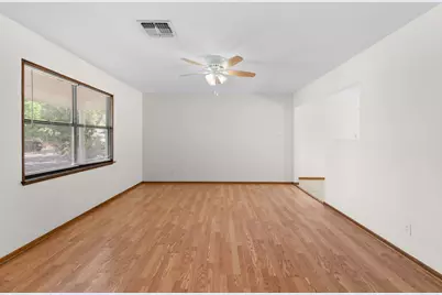 1011 Avenue C, Fredericksburg, TX 78624 - Photo 4