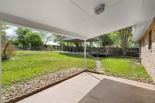 1011 Ave C, Fredericksburg, TX 78624 - Photo 18