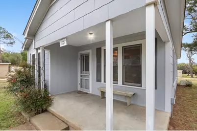 1807 N Llano St, Fredericksburg, TX 78624 - Photo 4