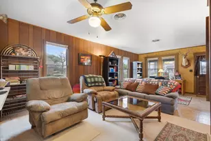 1807 N Llano St, Fredericksburg, TX 78624 - Photo 10