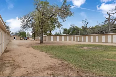 1815 N Llano St, Fredericksburg, TX 78624 - Photo 2