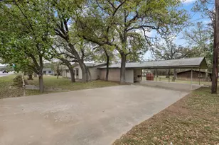 1801 N Llano St, Fredericksburg, TX 78624 - Photo 6