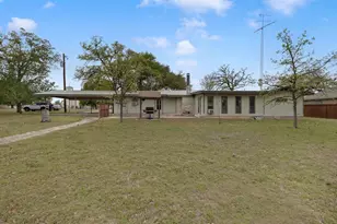 1801 N Llano St, Fredericksburg, TX 78624 - Photo 8