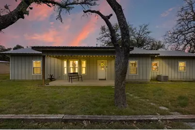 1811 N Llano St, Fredericksburg, TX 78624 - Photo 1