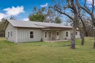 1811 N Llano St, Fredericksburg, TX 78624 - Photo 4