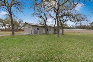 1811 N Llano St, Fredericksburg, TX 78624 - Photo 8