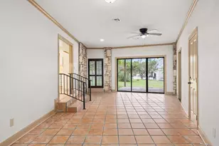 207 E Spring Mill Dr, Kerrville, TX 78028 - Photo 14