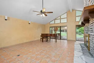 207 E Spring Mill Dr, Kerrville, TX 78028 - Photo 6