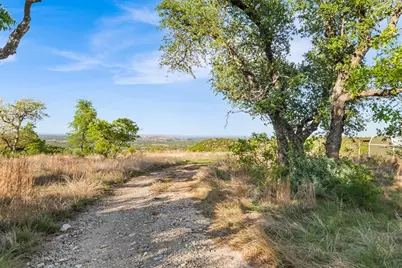 743 Welgehausen Rd, Fredericksburg, TX 78624 - Photo 4