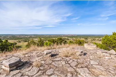 743 Welgehausen Rd, Fredericksburg, TX 78624 - Photo 2