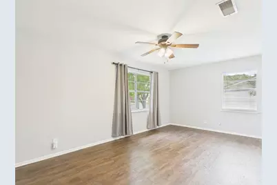 207 Skylark, Fredericksburg, TX 78624 - Photo 18