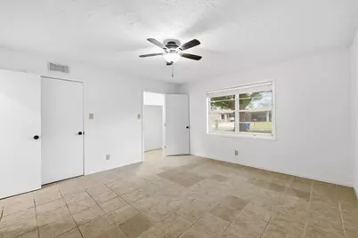 301 N Manor Dr #A, Kerrville, TX 78028 - Photo 8