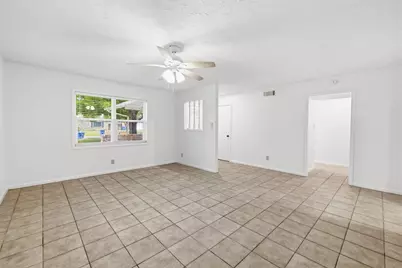 301 N Manor Dr #A, Kerrville, TX 78028 - Photo 2