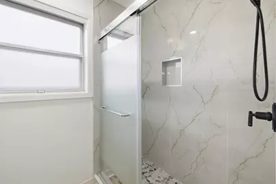 301 N Manor Dr #B, Kerrville, TX 78028 - Photo 12