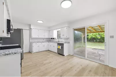 301 N Manor Dr #B, Kerrville, TX 78028 - Photo 4