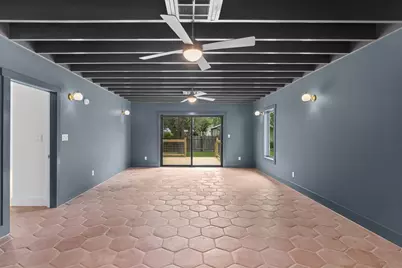 114 W Morse St, Fredericksburg, TX 78624 - Photo 12