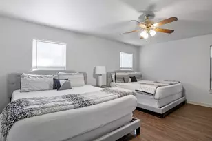 219 W Creek St, Fredericksburg, TX 78624 - Photo 32