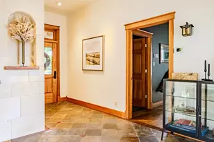 712 W Travis St, Fredericksburg, TX 78624 - Photo 4