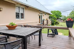 712 W Travis St, Fredericksburg, TX 78624 - Photo 32