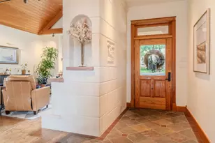 712 W Travis St, Fredericksburg, TX 78624 - Photo 6