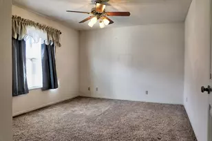 107 W Grothe St, Fredericksburg, TX 78624 - Photo 8
