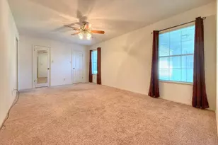 107 W Grothe St, Fredericksburg, TX 78624 - Photo 6