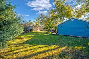 206 W Burbank St, Fredericksburg, TX 78624 - Photo 44